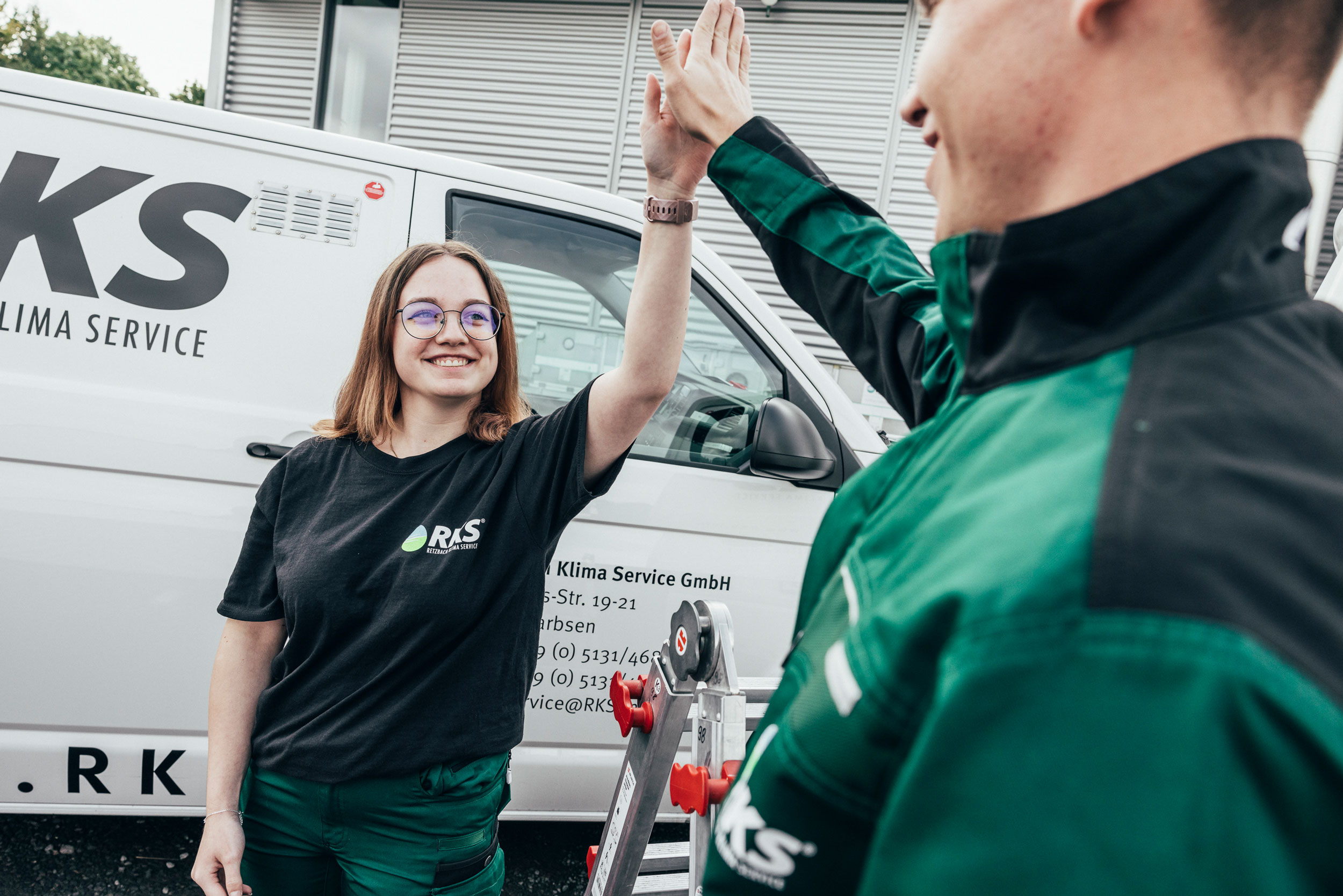 RKS-Retzbach---Content-B-Edit-WEB-28 2 Teammitglieder der Klimatechnik Ausbildung